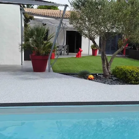 Grande Calme & Piscine Rochelle / Ile De Re Vila